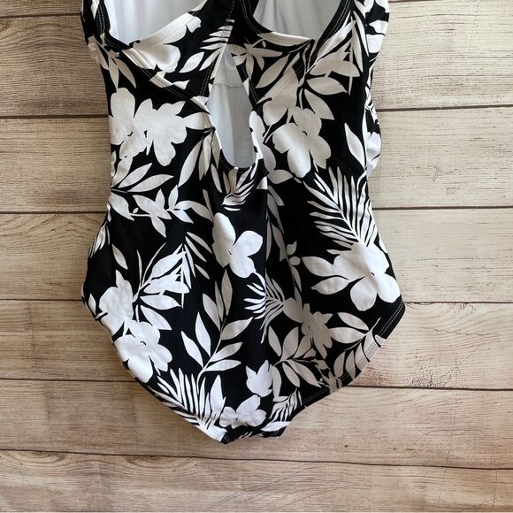 LANDS END ONE PIECE SWIMSUIT IN BLACK AND WHITE FLORAL PRINT - Picture 6 of 8